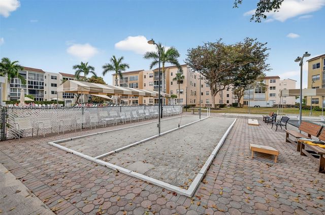 2801 Somerset Dr 205, Lauderdale Lakes, FL 33311