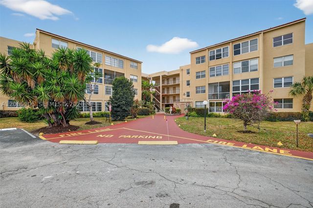 2801 Somerset Dr 205, Lauderdale Lakes, FL 33311