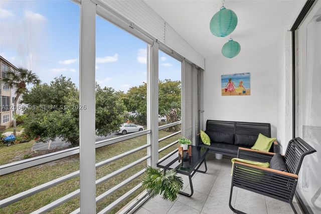 2801 Somerset Dr 205, Lauderdale Lakes, FL 33311