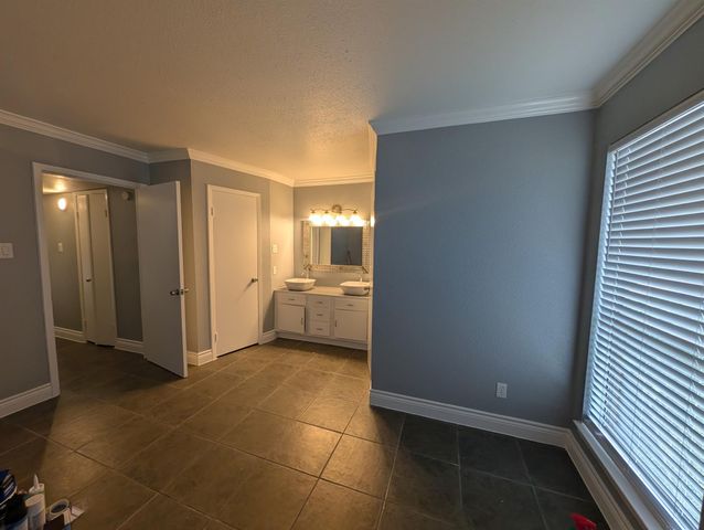 9000 Bissonnet Street 7, Houston, TX 77074