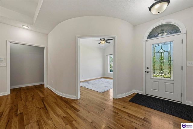 578 Deer Run Way, Elizabethtown, KY 42701