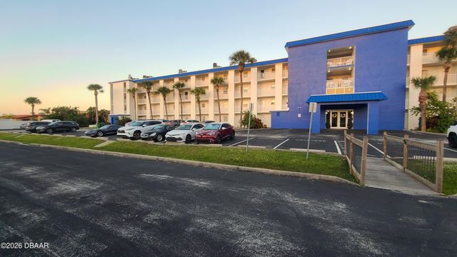 3131 S Ridgewood Ave Apt 203, South Daytona, FL 32119