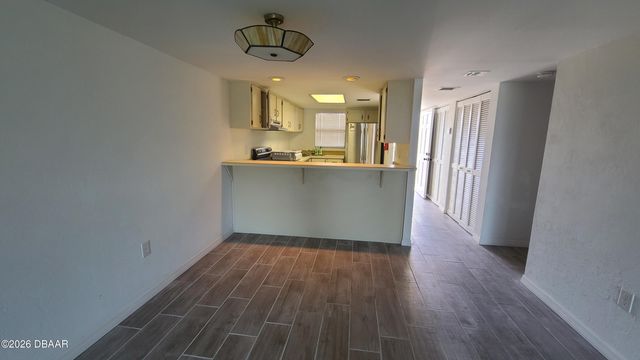 3131 S Ridgewood Ave Apt 203, South Daytona, FL 32119