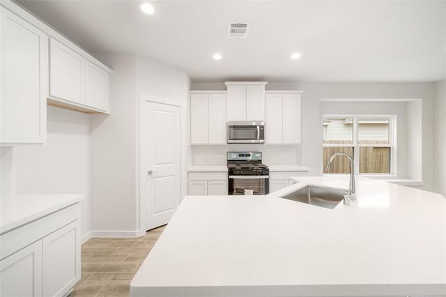 770 Dewberry Road, La Marque, TX 77568