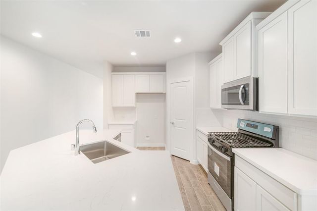 770 Dewberry Road, La Marque, TX 77568