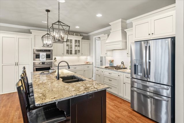 1032 Abbey Road Way, Spring Hill, TN 37174