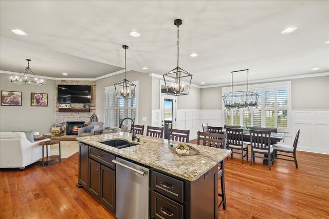 1032 Abbey Road Way, Spring Hill, TN 37174