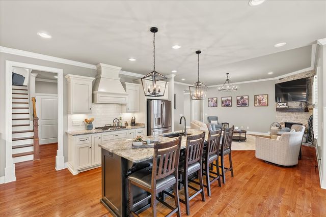 1032 Abbey Road Way, Spring Hill, TN 37174