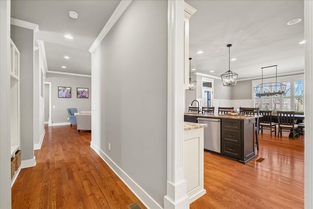 1032 Abbey Road Way, Spring Hill, TN 37174