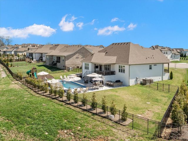 1032 Abbey Road Way, Spring Hill, TN 37174