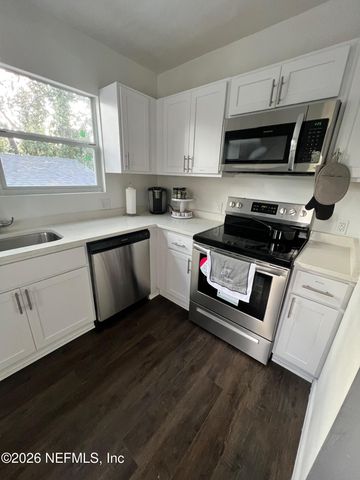 7304 N NORTH SHORE Drive, Jacksonville, FL 32208