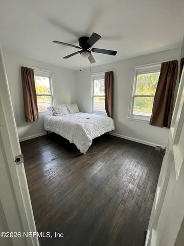 7304 N NORTH SHORE Drive, Jacksonville, FL 32208