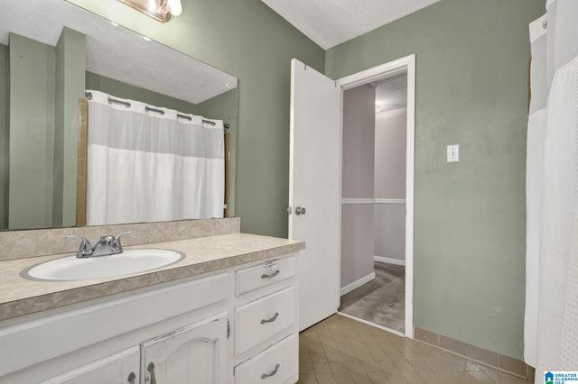 933 MARTINWOOD ROAD, Birmingham, AL 35235