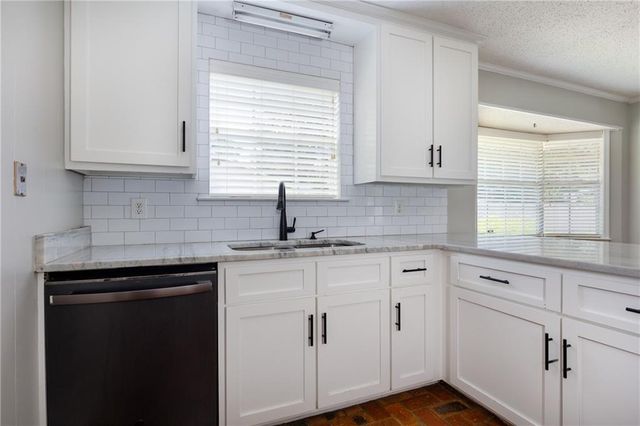 567 Vaughn Drive S, Satsuma, AL 36572