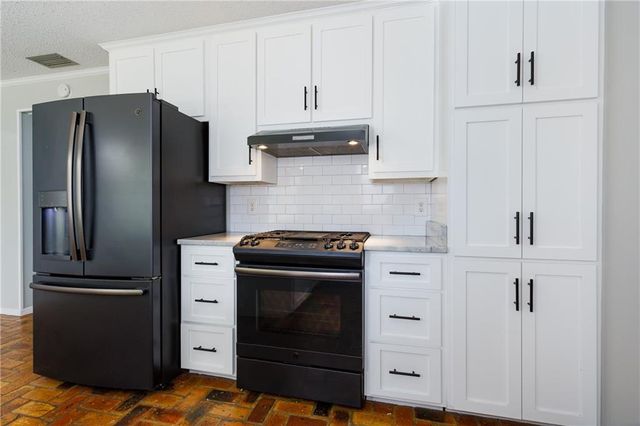 567 Vaughn Drive S, Satsuma, AL 36572