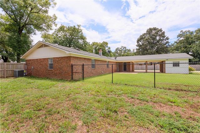 567 Vaughn Drive S, Satsuma, AL 36572