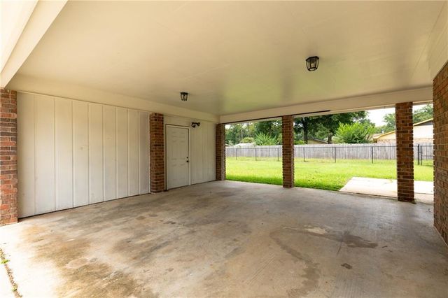 567 Vaughn Drive S, Satsuma, AL 36572