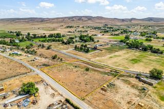 1335 Gibson Rd, Selah, WA 98942
