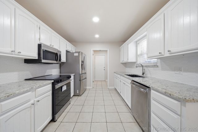 117 W Timberlane Court, Broken Arrow, OK 74011