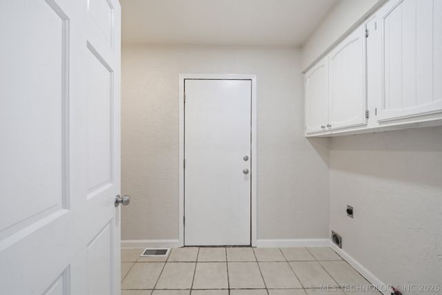 117 W Timberlane Court, Broken Arrow, OK 74011