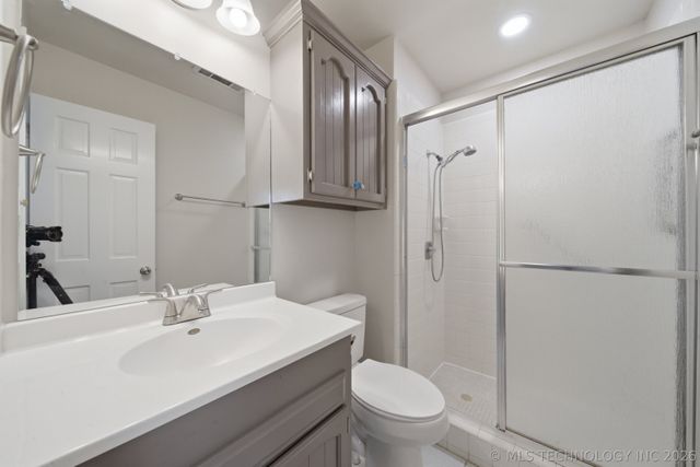 117 W Timberlane Court, Broken Arrow, OK 74011