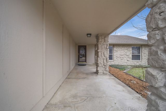 117 W Timberlane Court, Broken Arrow, OK 74011