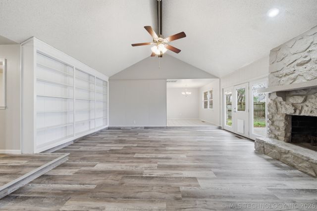 117 W Timberlane Court, Broken Arrow, OK 74011