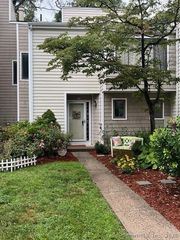 2 Currier Court 2, Cheshire, CT 06410