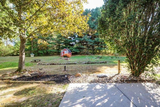 4852 Lovers Lane, Ravenna, OH 44266