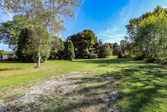 4852 Lovers Lane, Ravenna, OH 44266