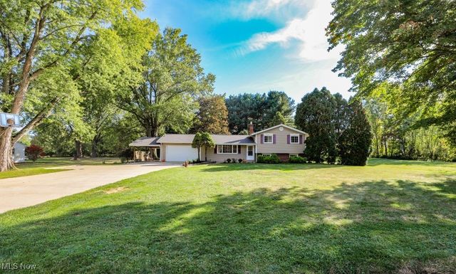 4852 Lovers Lane, Ravenna, OH 44266