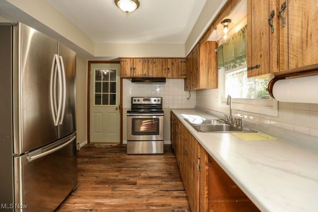 4852 Lovers Lane, Ravenna, OH 44266