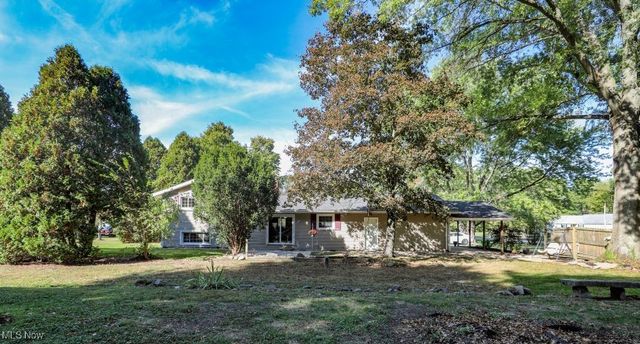 4852 Lovers Lane, Ravenna, OH 44266