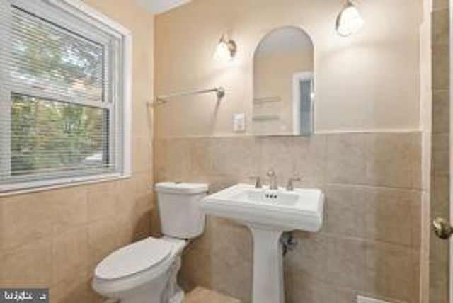 1714 FAIRVIEW AVE, Mclean, VA 22101