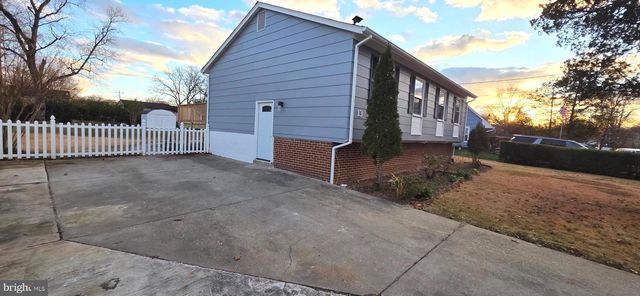 4813 LAWRENCE ST, Alexandria, VA 22309