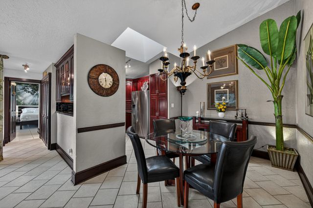 3068 S Oakland Forest Drive 806, Oakland Park, FL 33309