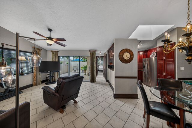 3068 S Oakland Forest Drive 806, Oakland Park, FL 33309