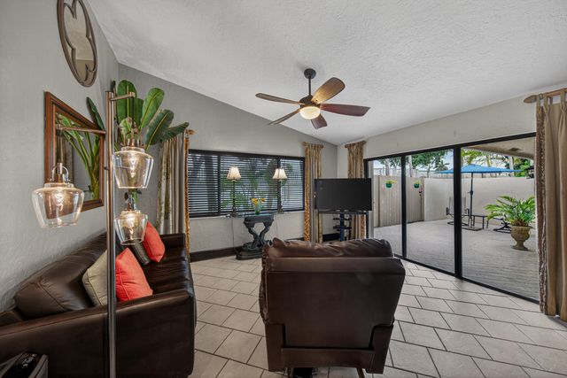3068 S Oakland Forest Drive 806, Oakland Park, FL 33309