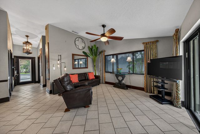 3068 S Oakland Forest Drive 806, Oakland Park, FL 33309