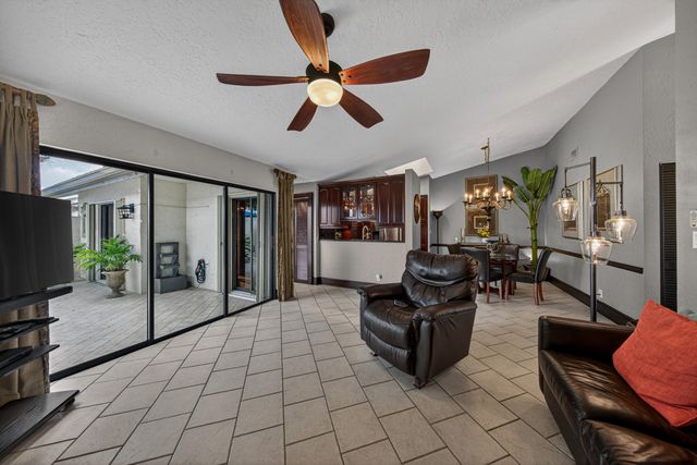 3068 S Oakland Forest Drive 806, Oakland Park, FL 33309