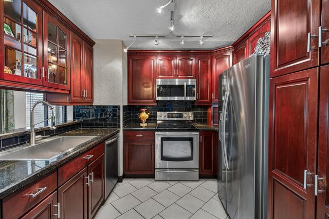 3068 S Oakland Forest Drive 806, Oakland Park, FL 33309