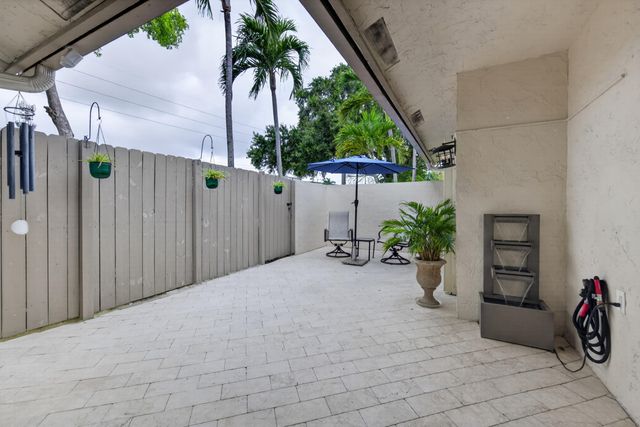 3068 S Oakland Forest Drive 806, Oakland Park, FL 33309