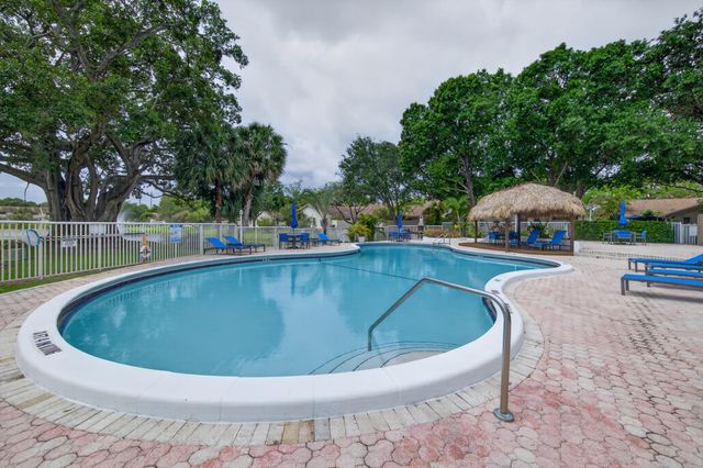 3068 S Oakland Forest Drive 806, Oakland Park, FL 33309