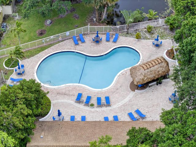 3068 S Oakland Forest Drive 806, Oakland Park, FL 33309