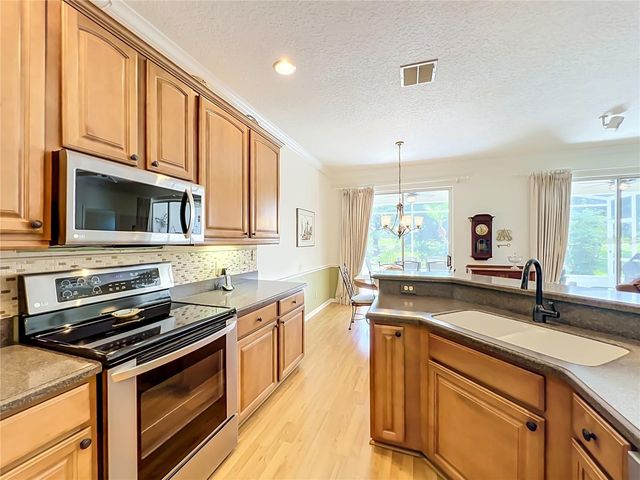 8031 ARCADIAN COURT, Mount Dora, FL 32757