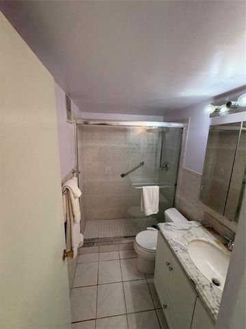 885 SE 19th Avenue 4, Deerfield Beach, FL 33441