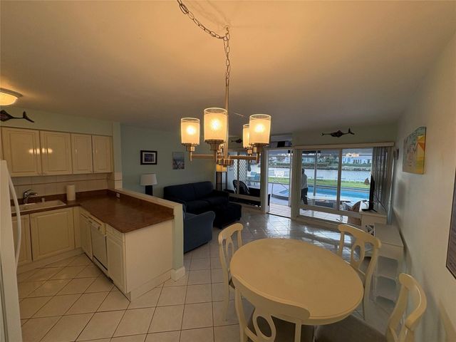 885 SE 19th Avenue 4, Deerfield Beach, FL 33441