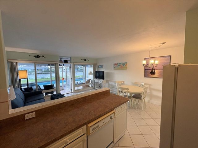 885 SE 19th Avenue 4, Deerfield Beach, FL 33441