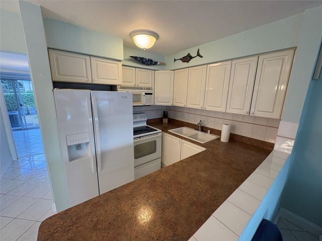 885 SE 19th Avenue 4, Deerfield Beach, FL 33441