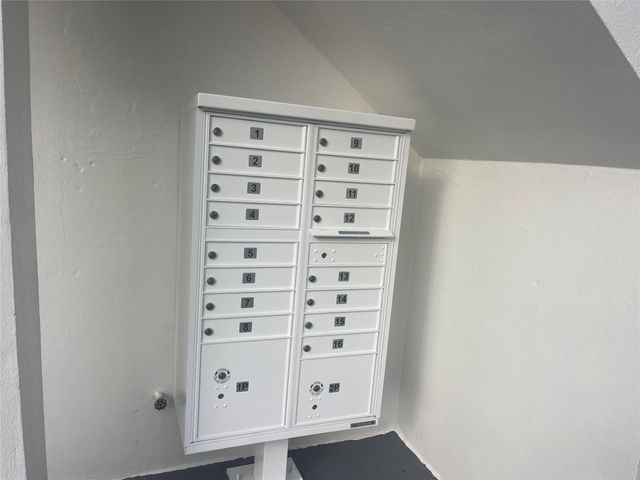 885 SE 19th Avenue 4, Deerfield Beach, FL 33441